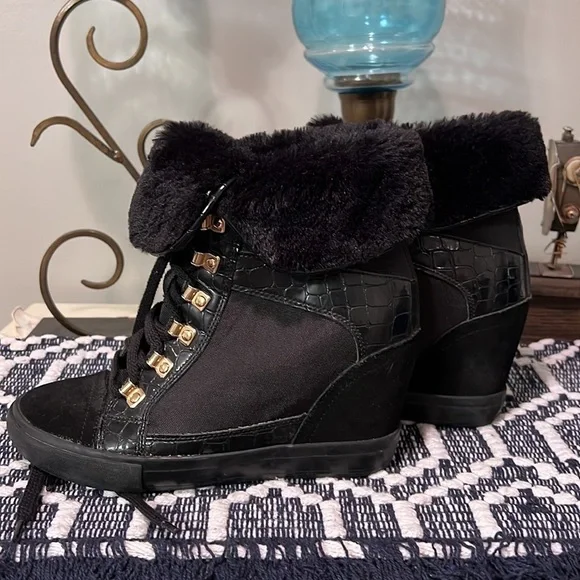 Aldo Fur Lined Embossed leather suede boots - Picture 3 of 13